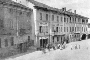 Piazza Vittorio Emanuele - Vista lato sinistro