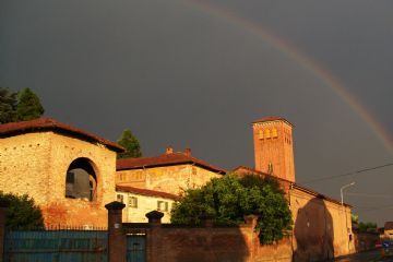 immagine del Castello con un arcobaleno
